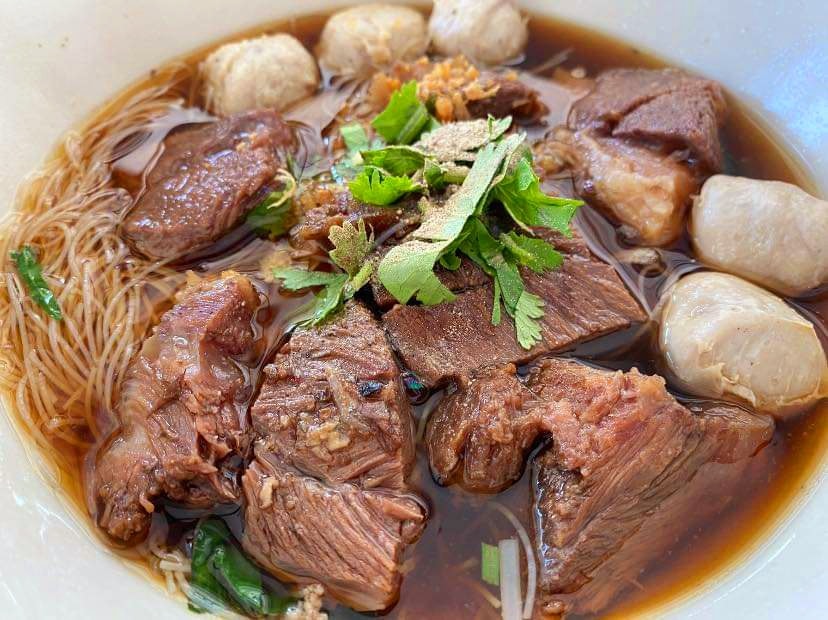 ก๋วยเตี๋ยวเนื้อตุ๋น