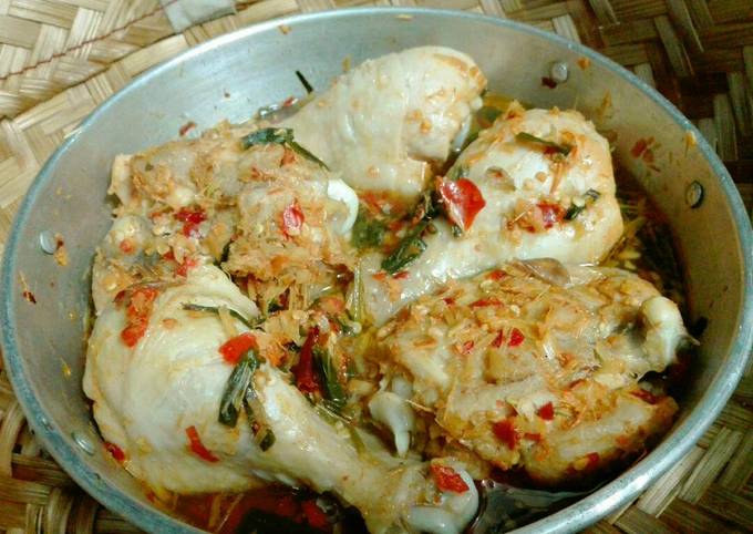 น่องไก่นึ่ง