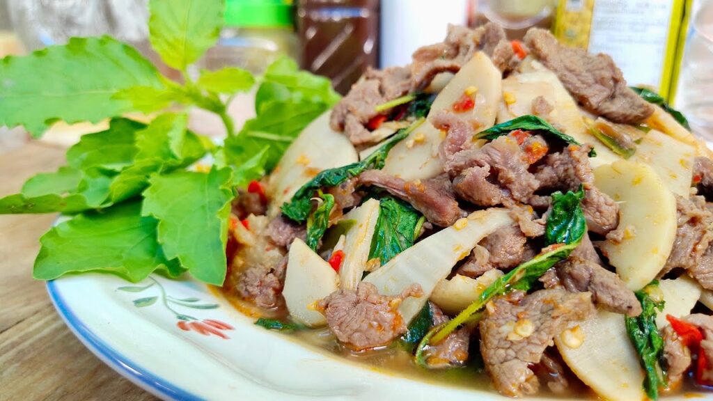 ผัดเนื้อใส่หน่อไม้