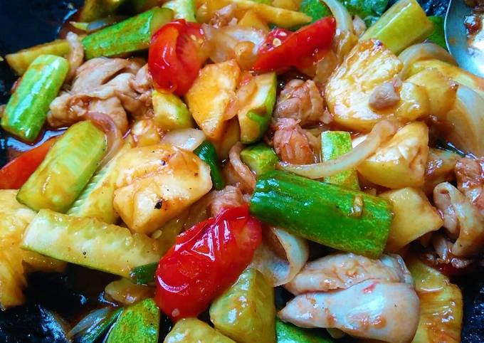 ผัดเปรี้ยวหวานสับปะรด