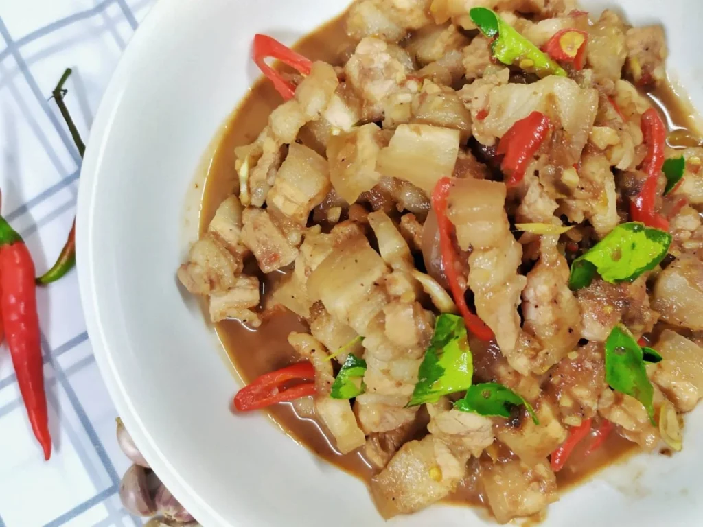 หมูสามชั้นผัด
